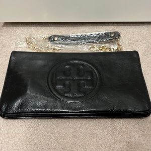 Tory Burch - Bombe Reva (Black) with Chain